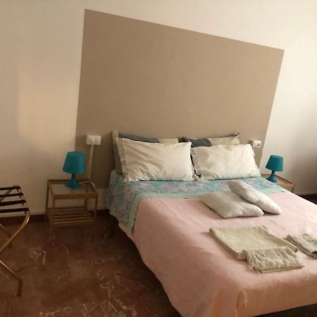 A Due Passi Dal Lumiere Bed & Breakfast Bologna Eksteriør bilde