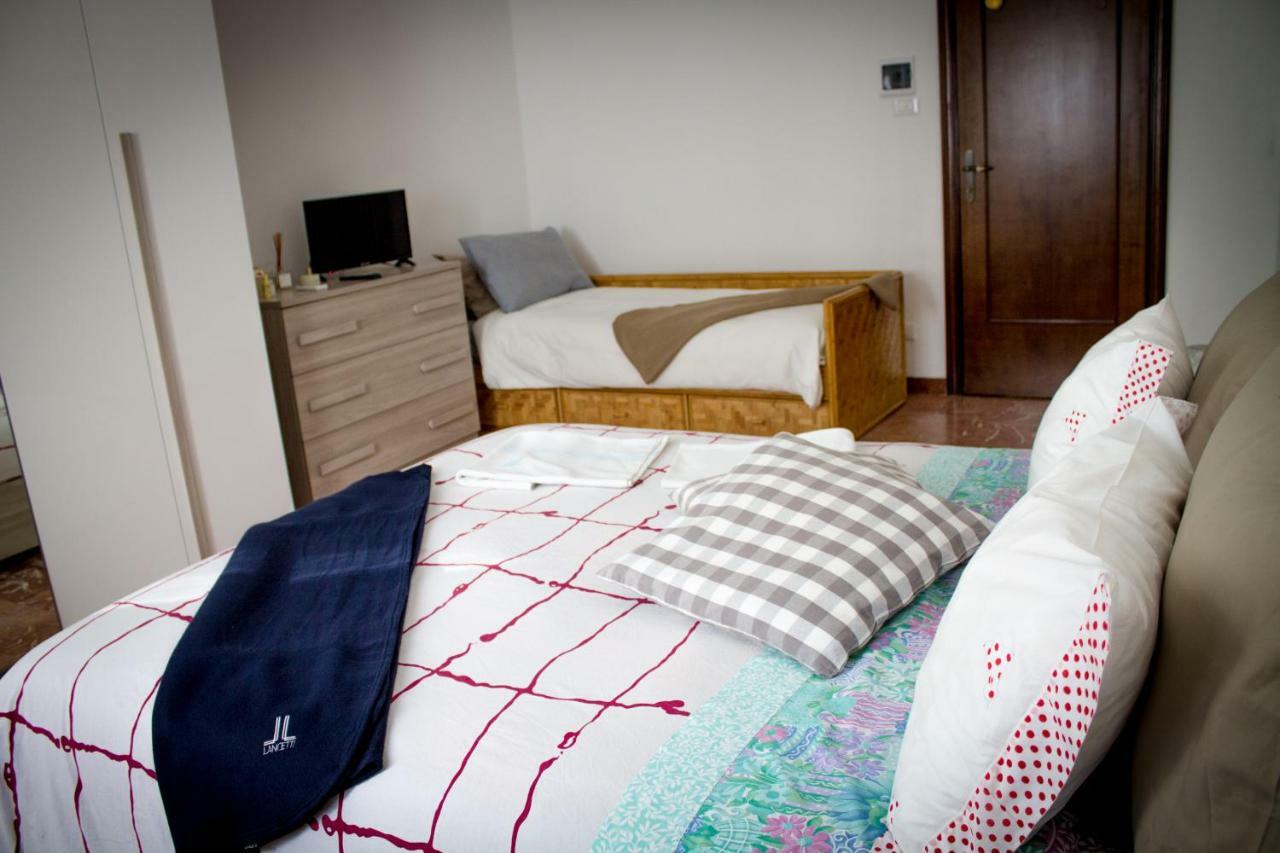 A Due Passi Dal Lumiere Bed & Breakfast Bologna Eksteriør bilde